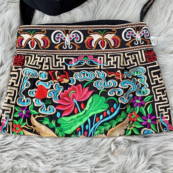 Sam Well Embroidered Crossbody Statement Bag NWOT - Picture 3 of 5